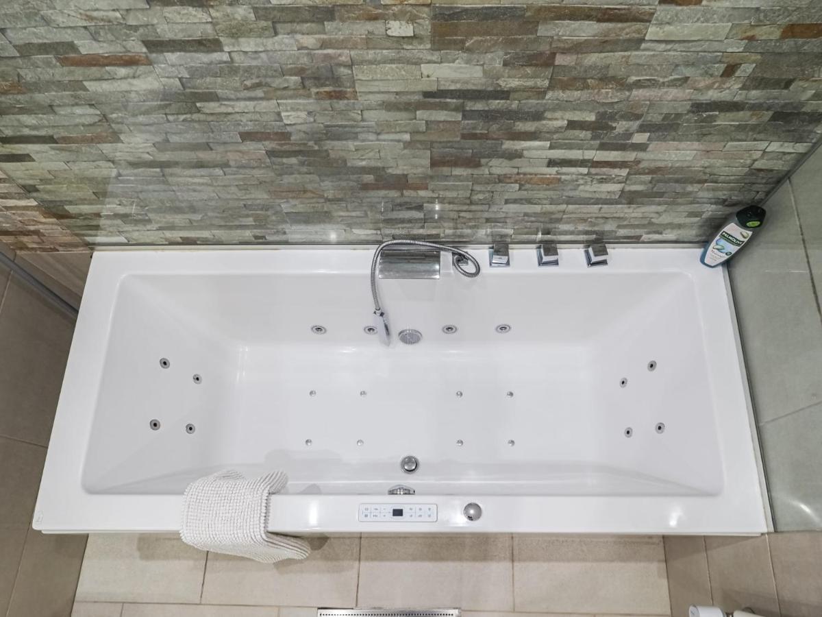 For You Apartments Gold & Silver سيبيو المظهر الخارجي الصورة