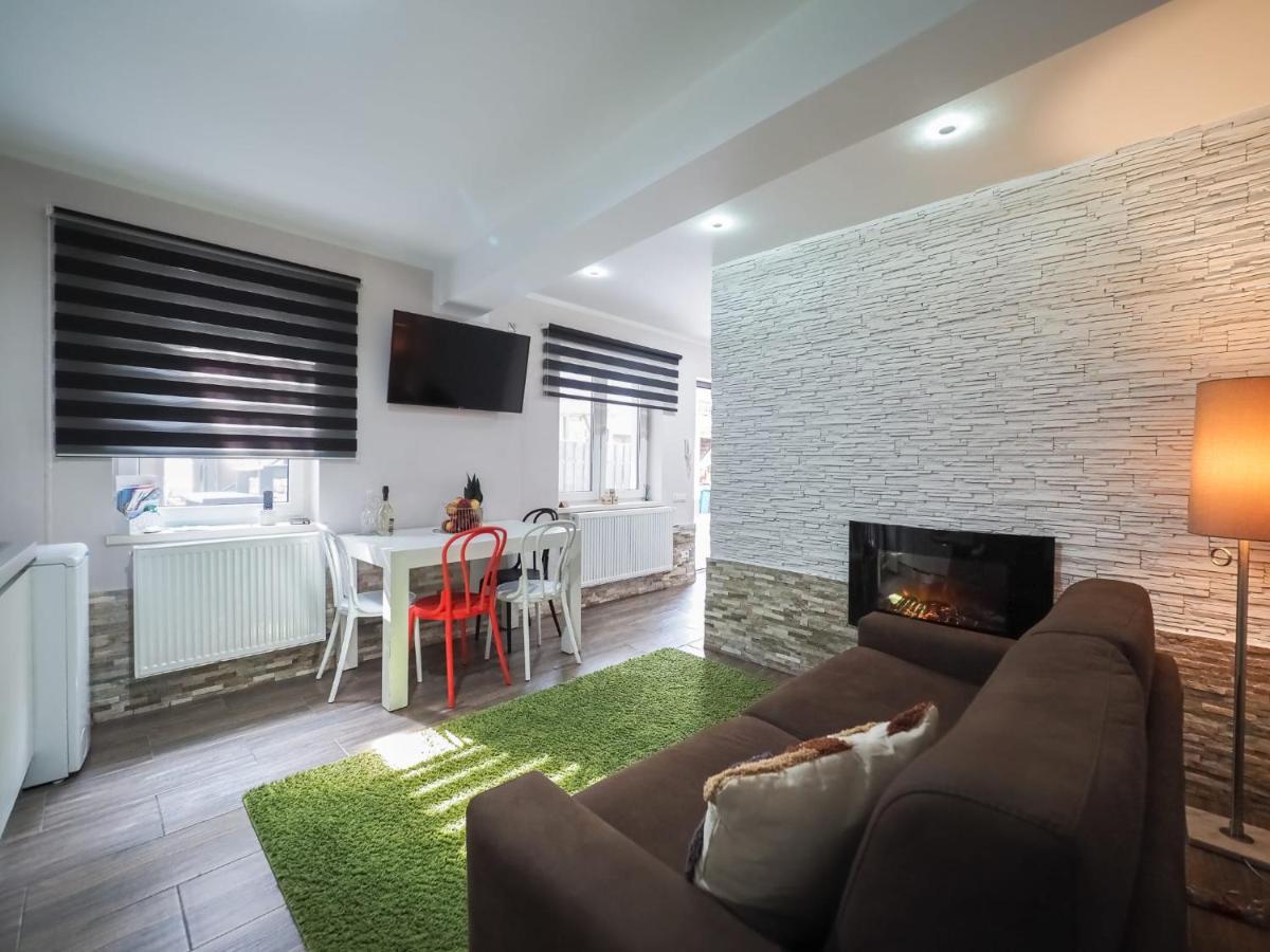 For You Apartments Gold & Silver سيبيو المظهر الخارجي الصورة