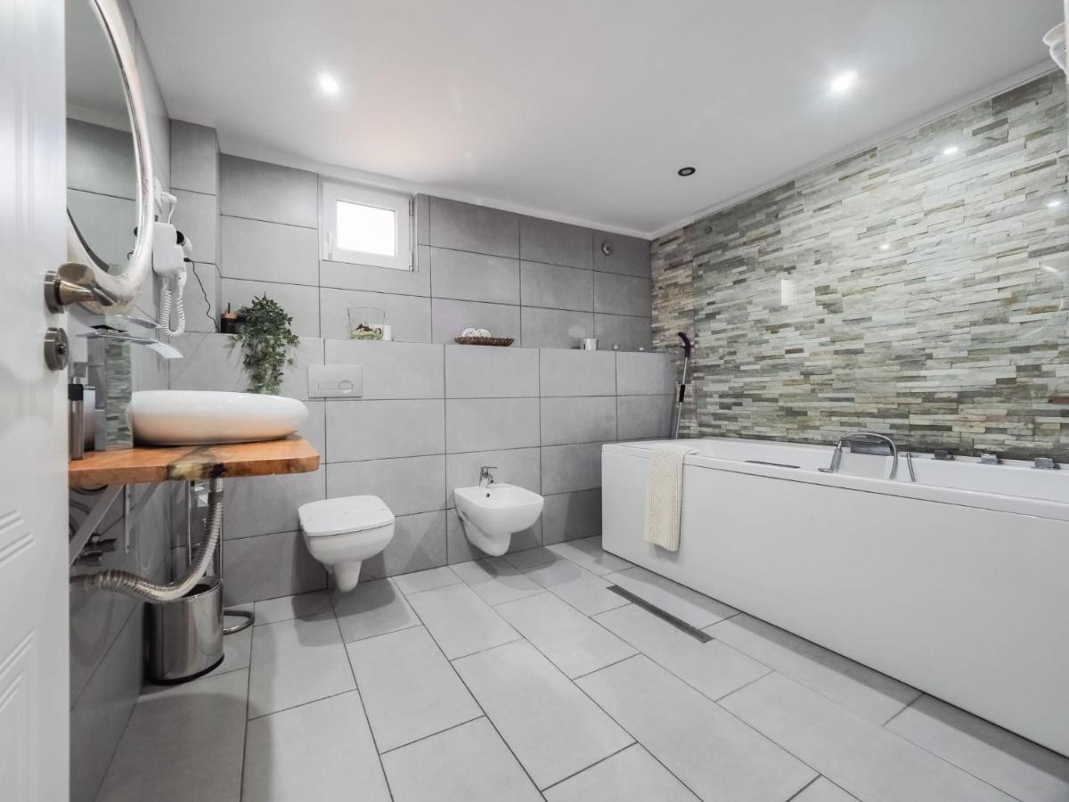 For You Apartments Gold & Silver سيبيو المظهر الخارجي الصورة