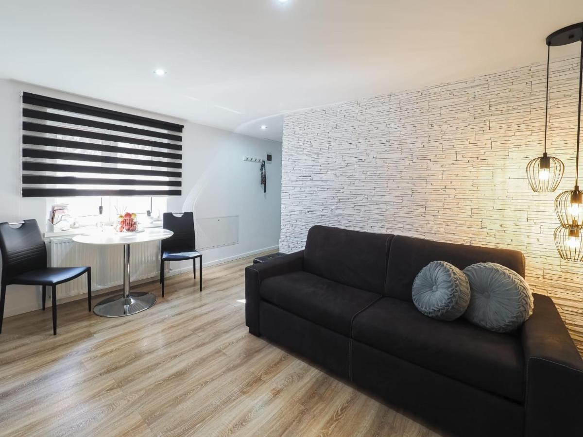 For You Apartments Gold & Silver سيبيو المظهر الخارجي الصورة