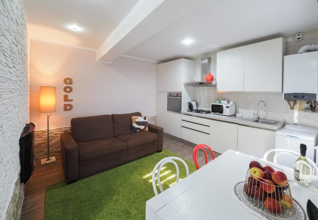 For You Apartments Gold & Silver سيبيو المظهر الخارجي الصورة